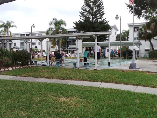 Building Photo - 1875 Sunny Dr