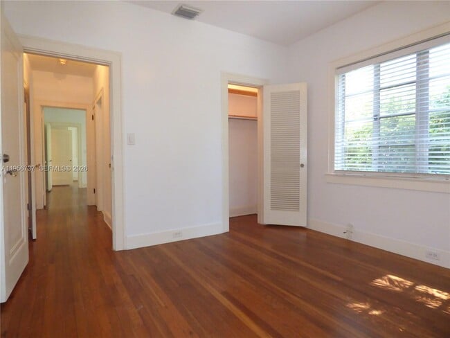 Building Photo - 409 Marmore Ave