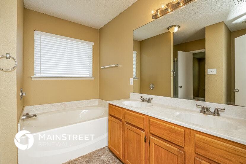 Building Photo - 1208 Mirike Dr