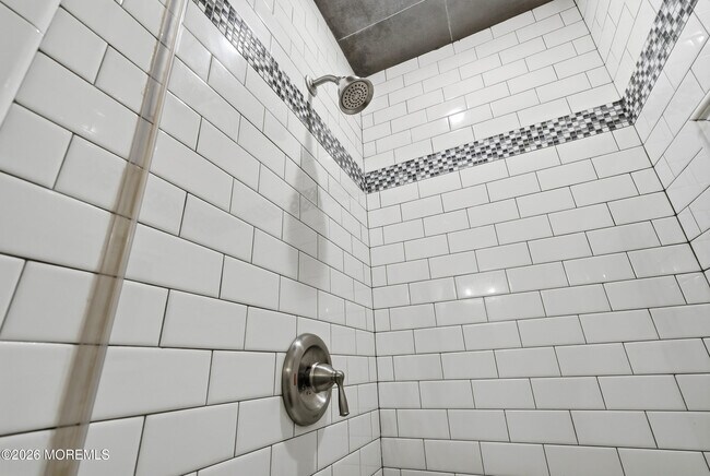 Building Photo - 802 Alpine Trail