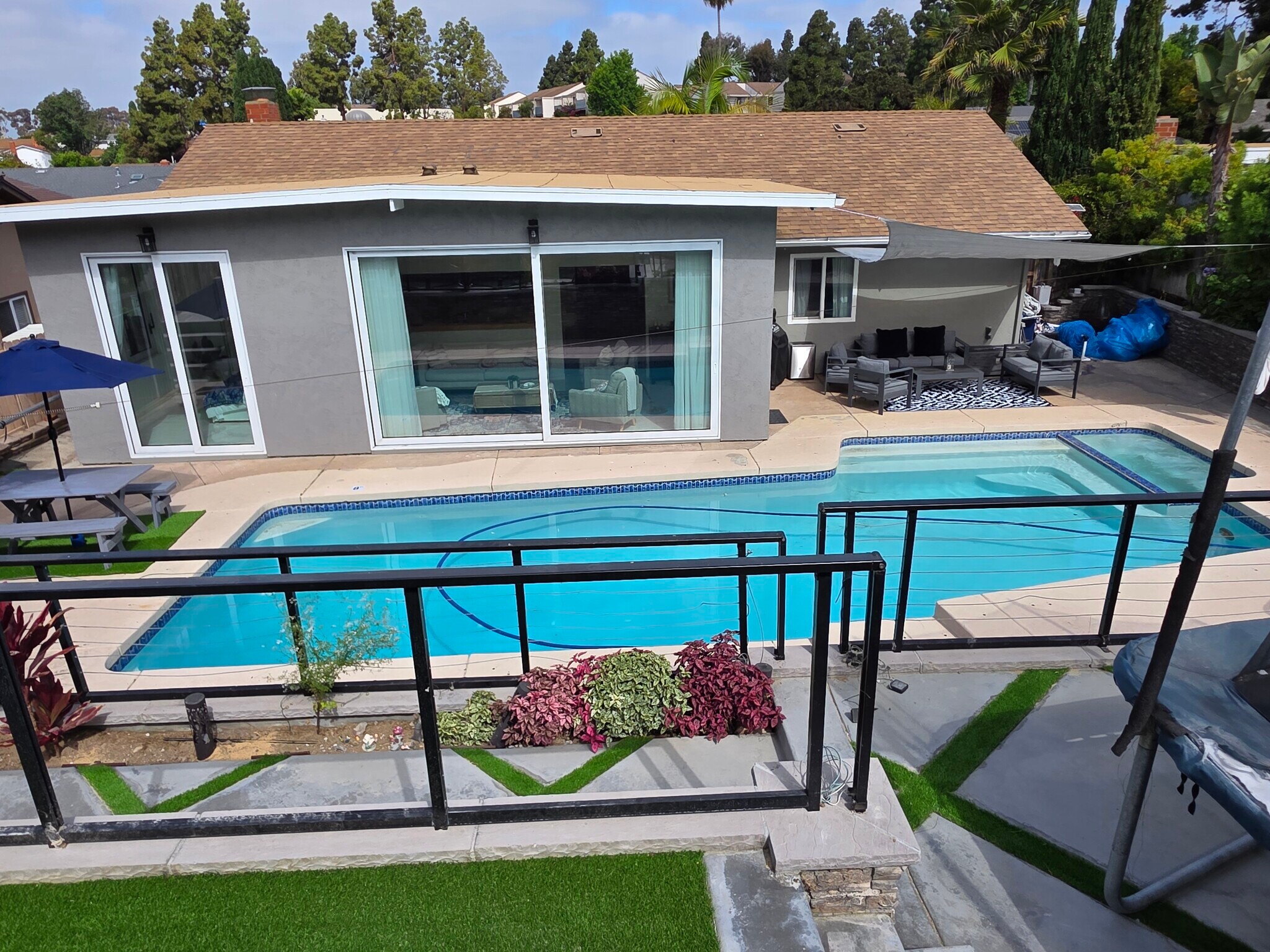 Building Photo - 6097 Charae St