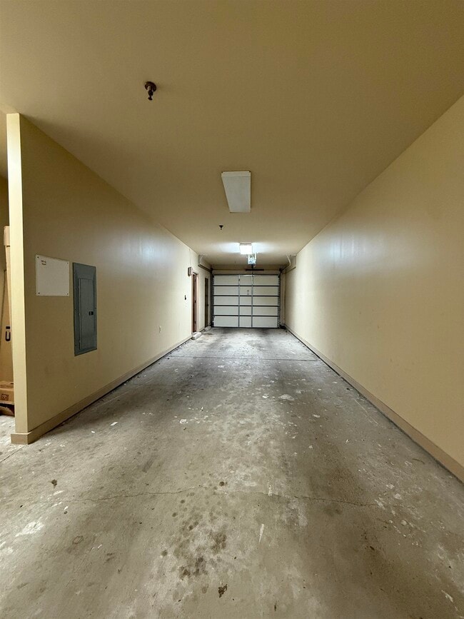 Building Photo - 449 Monroe Ave