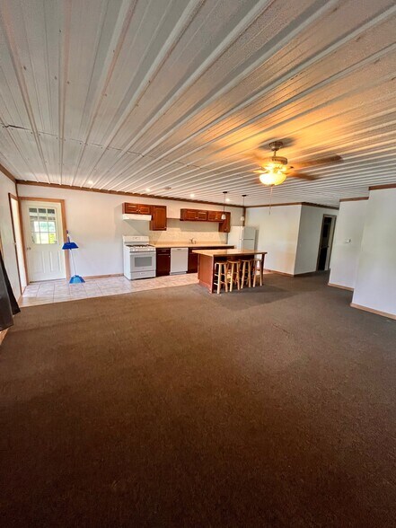 Building Photo - 38687 Armstrong Rd