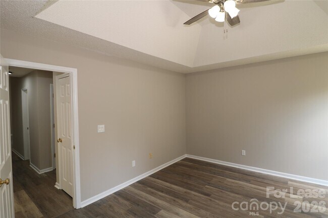 Building Photo - 711 Harvest Way