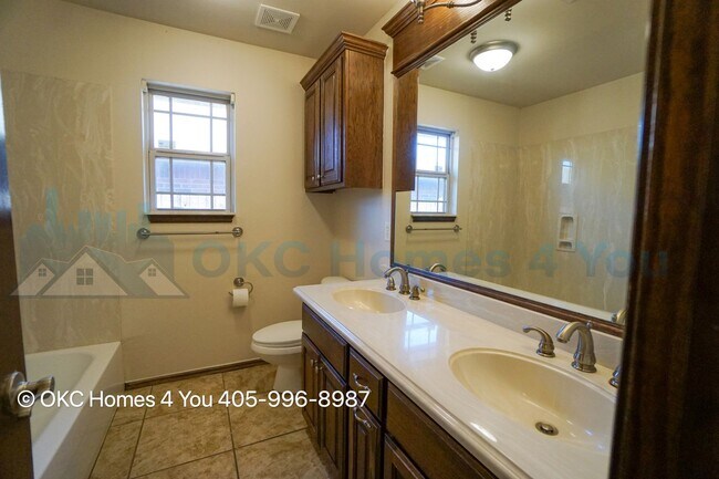 Building Photo - Executive Home in Yukon Schools