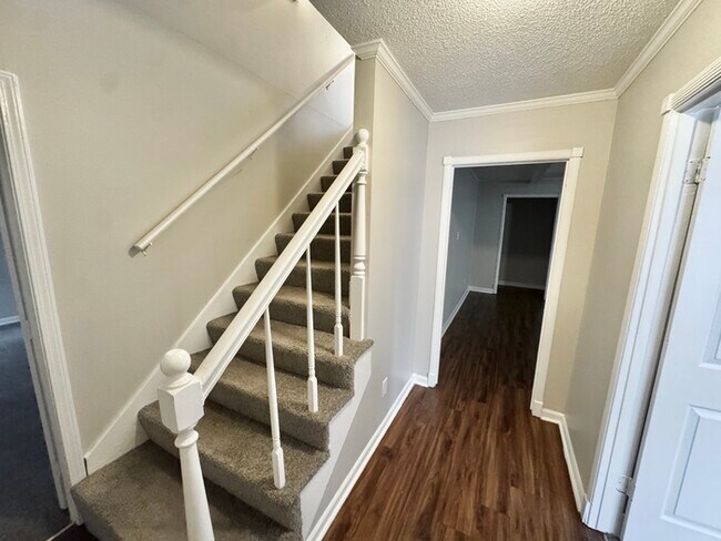 Building Photo - 2664 Richwood St