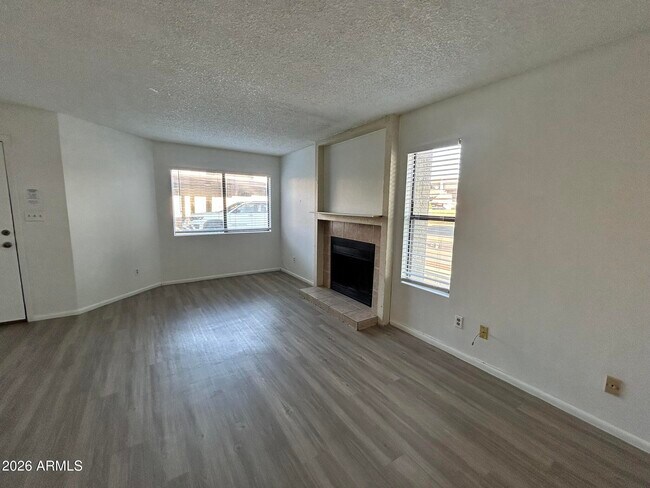 Building Photo - 2040 S Longmore