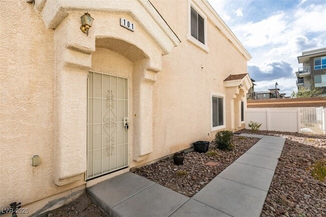 Building Photo - 6473 Stone Dry Ave