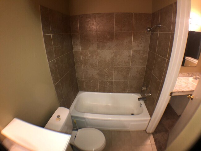 Building Photo - S Elm Ct Duplex
