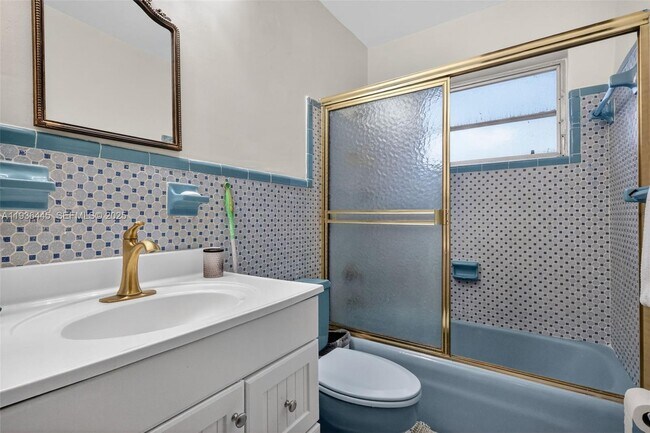 Building Photo - 135 South Dr