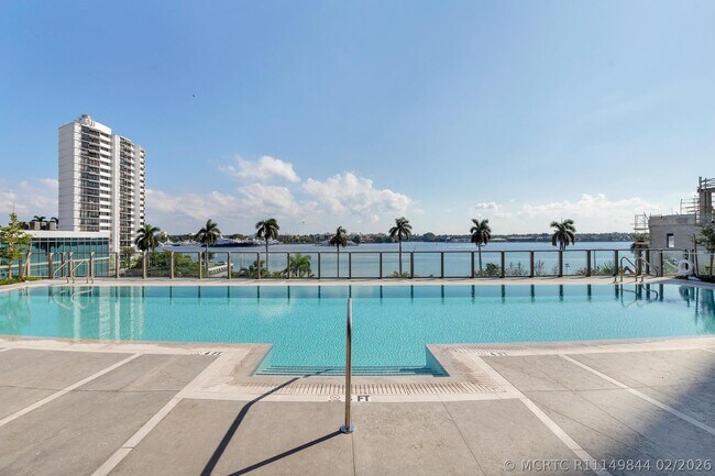 Building Photo - 1333 S Flagler Dr