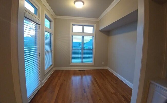 Building Photo - 4286 Baverton Dr