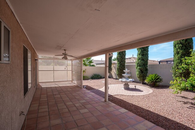 Building Photo - Beautiful, Clean 3Bdrm, 2ba home on East s...
