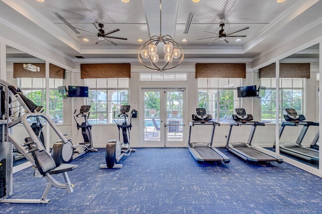 Building Photo - 4408 Hemlock Dr