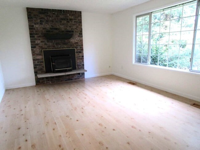 Building Photo - Lovely 3 Bedroom 1 Bath Home in Gig Harbor