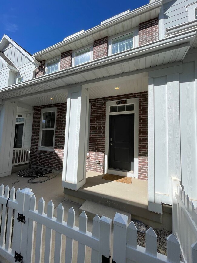 Building Photo - Beautiful 3 Bedroom In North Salt Lake