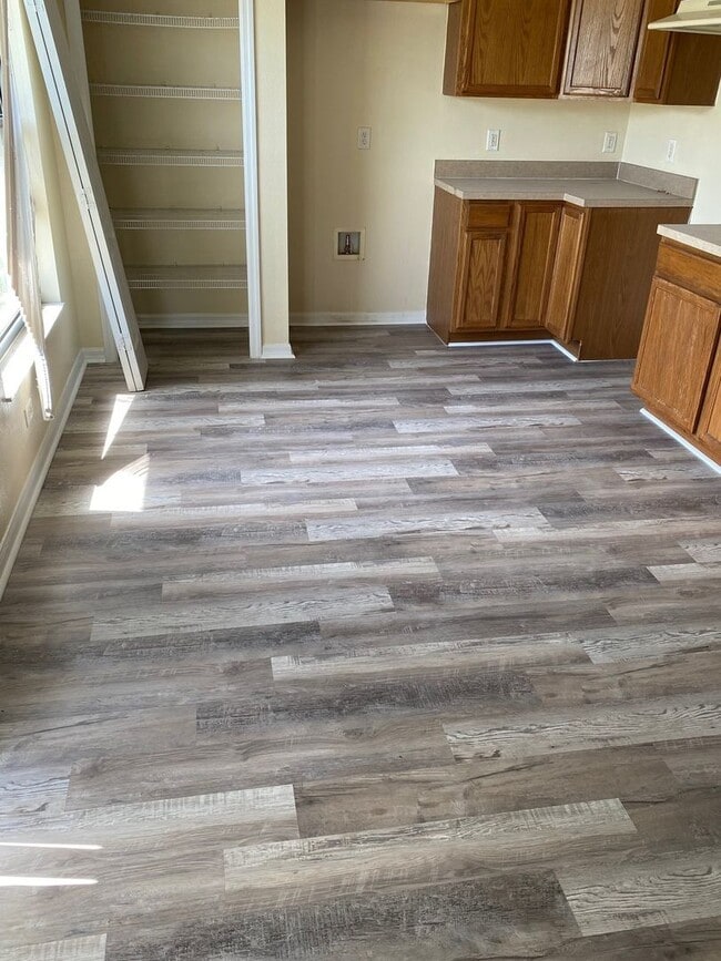 Building Photo - 3/2 SFH in Sleepy Hollow/Leesburg