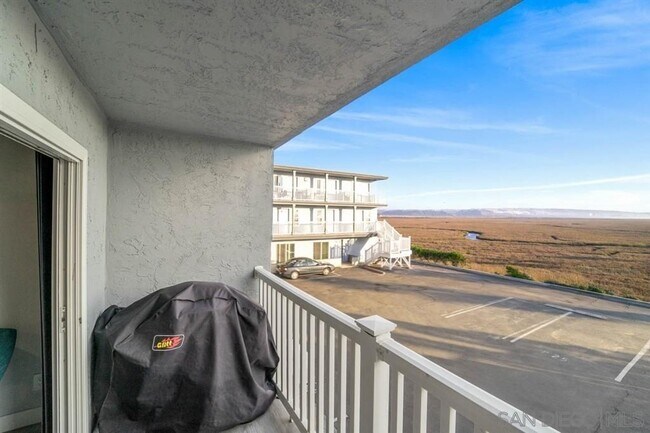 Building Photo - 1111 Seacoast Dr