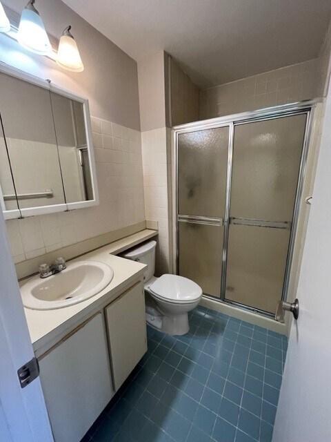 Primary Bathroom - 6499 Chasewood Dr