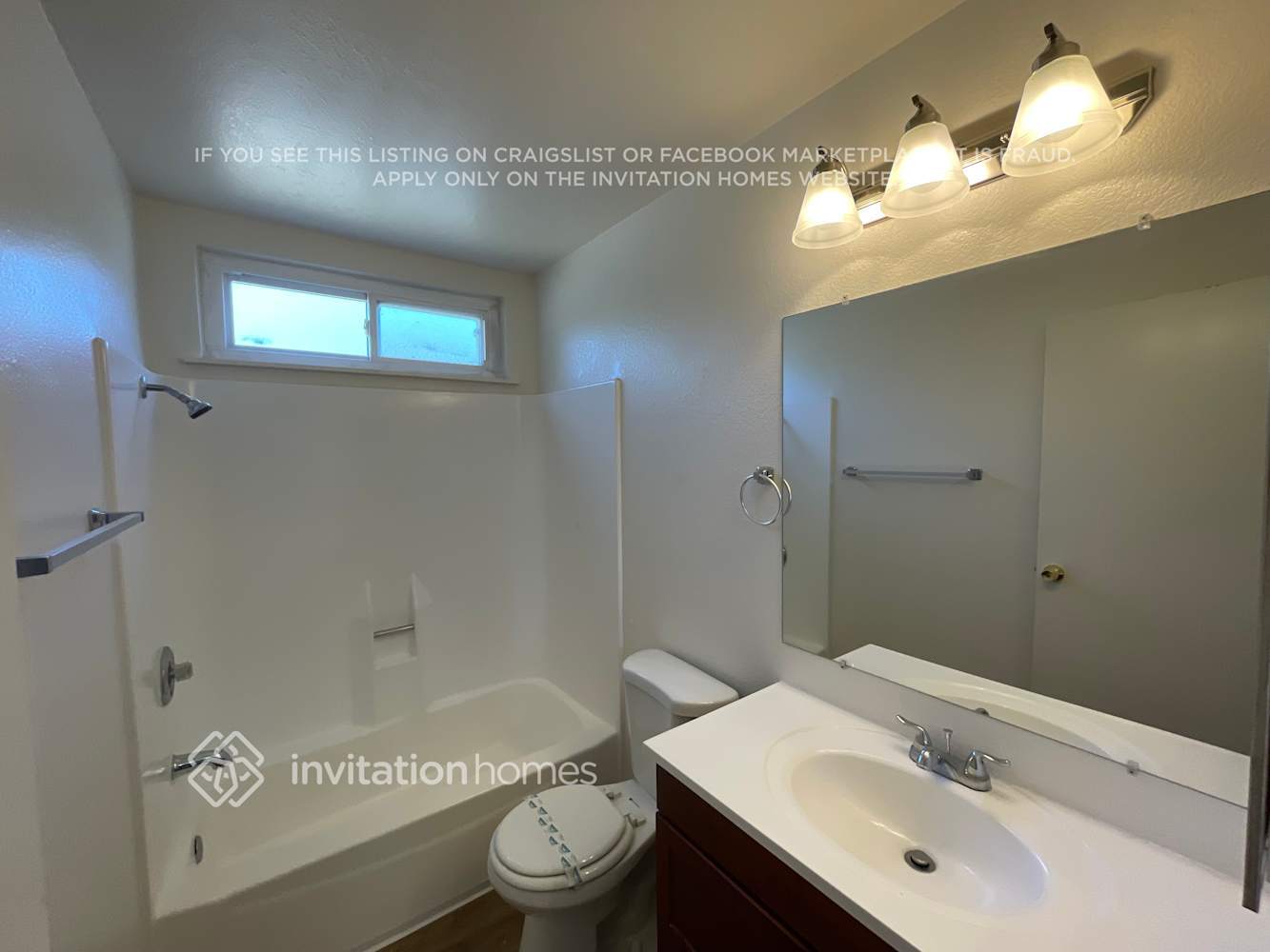 Building Photo - 7401 Blackthorne Way