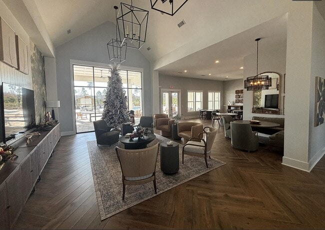 Building Photo - 45 Splendor Run