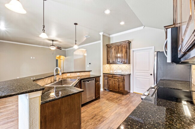 Building Photo - 1617 Shadow Canyon Dr