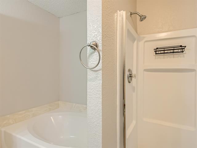 Building Photo - 403 Hollyberry Dr