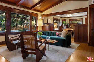 Building Photo - 8050 Jovenita Canyon Dr