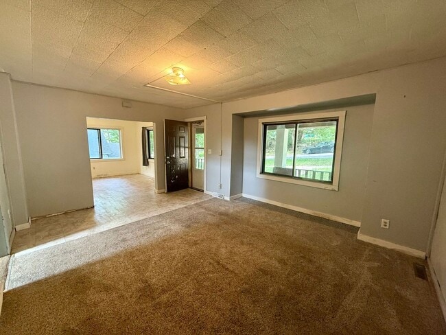 Building Photo - 4 Bed 2 Bath Single Family Home in Wausau