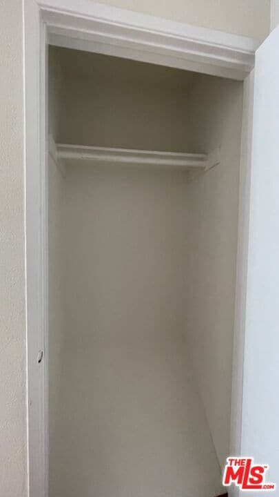 Building Photo - 4826 Rosewood Ave