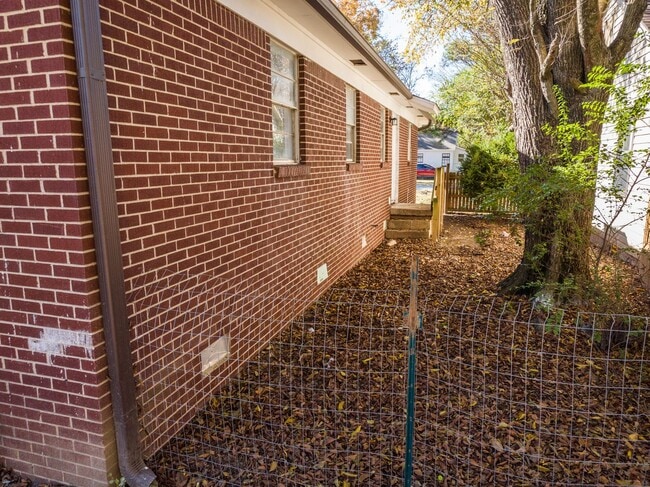 Building Photo - SF-067-1216 &amp; 1218 North 35th Street Duplex