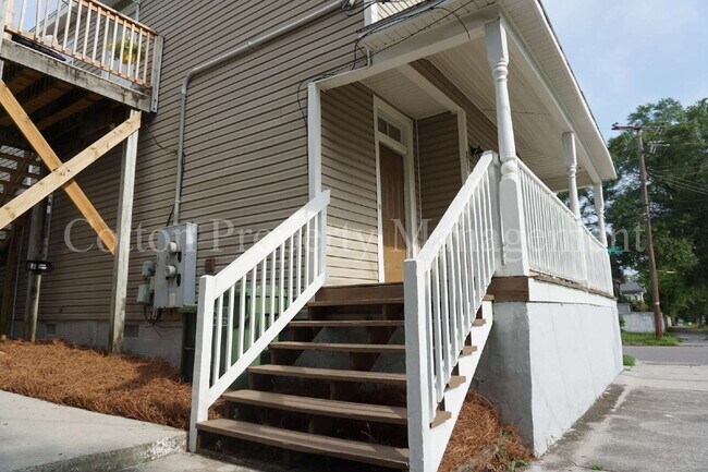Building Photo - 2BR/1BA Apartment in Downtown Wilmington - Near Brooklyn Arts District - $1,400/Monthly - Pet Fri...