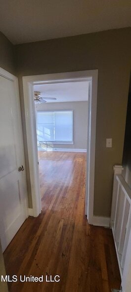 Building Photo - 327 Decelle St