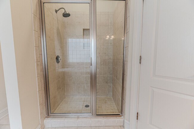 Building Photo - Perfectly Located 4-Bedroom Home Minutes from I-295, Hope Mills & Fort Bragg!