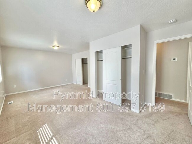 Building Photo - 2128 S 2060 E