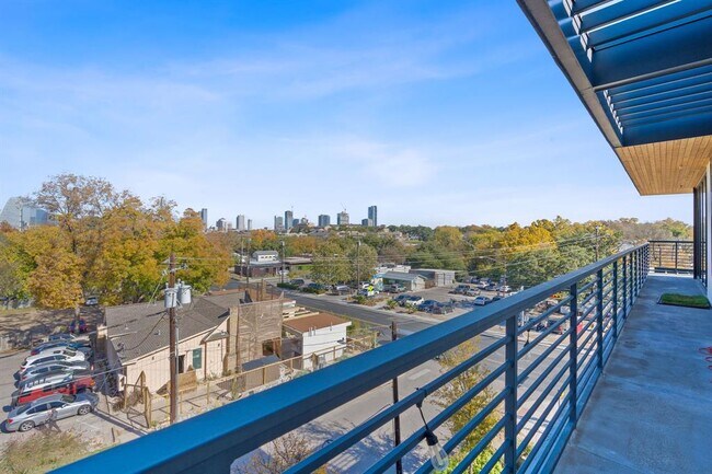 Building Photo - 1600 S 1st St