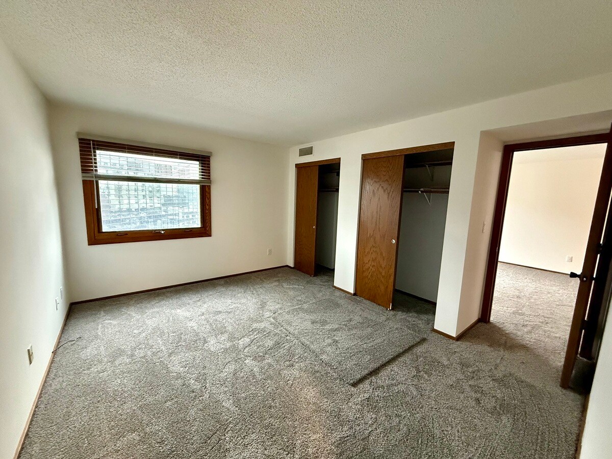 Building Photo - 121 Washington Ave S