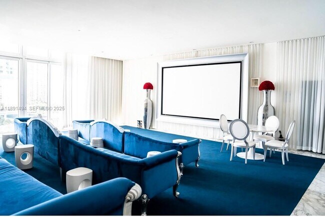 Building Photo - 495 Brickell Ave