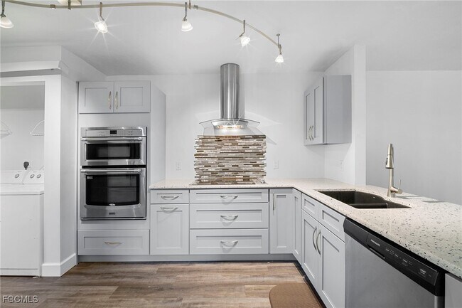 Building Photo - 15456 Admiralty Cir