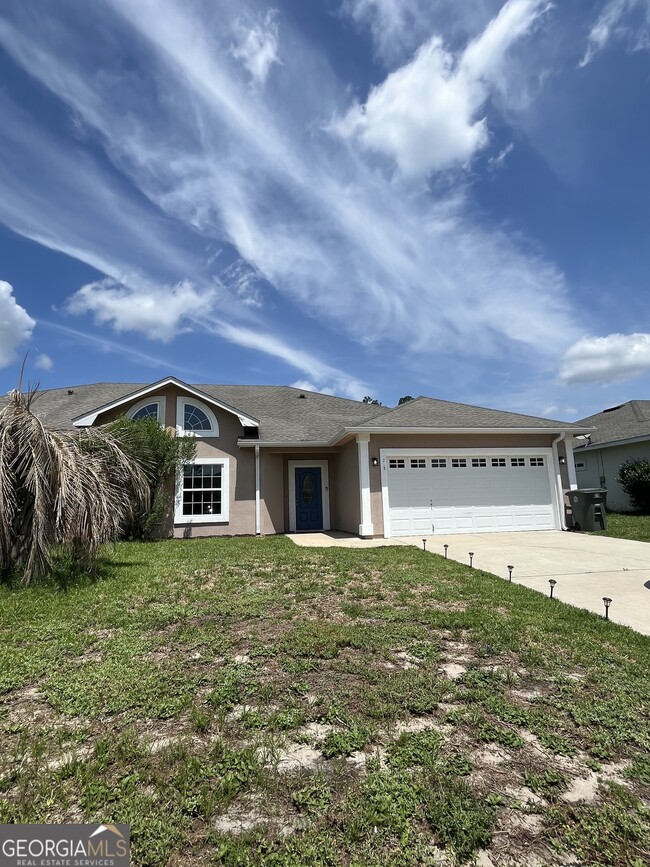 Primary Photo - 213 Royal Palms Ave