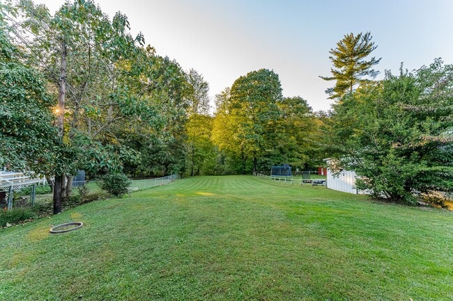 Building Photo - 58 Levels Rd