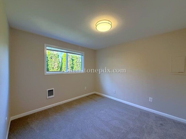 Building Photo - 5116 SE Mitchell St