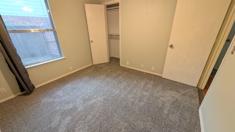 Building Photo - 921 Wintercreek Dr