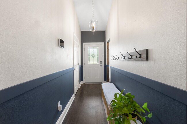 Building Photo - 6042 Capitol Dr