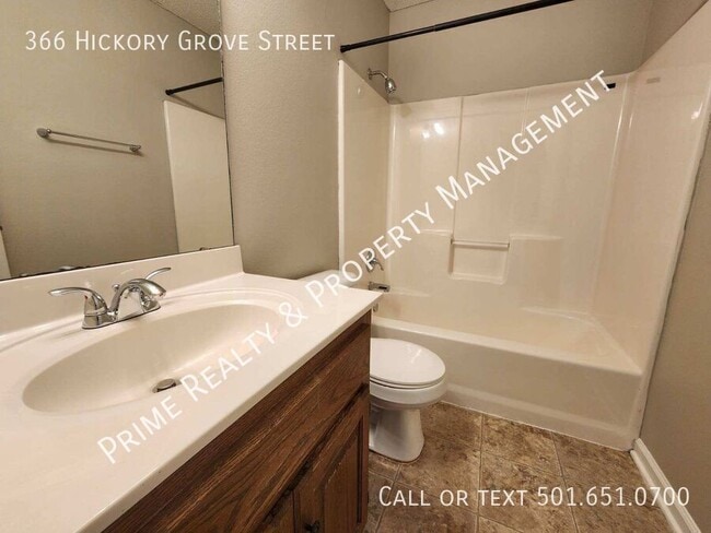 Building Photo - 366 Hickory Grove St