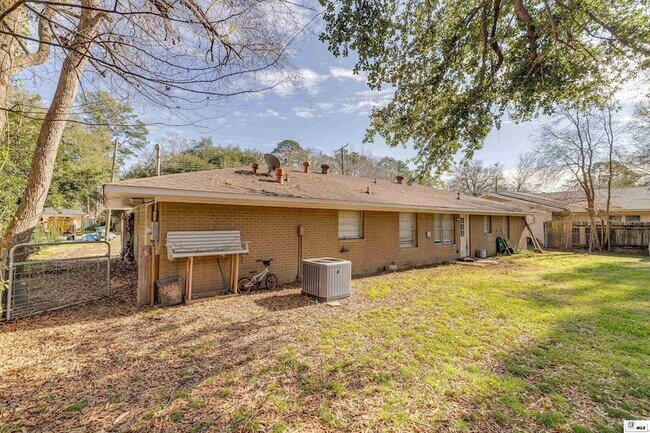 Building Photo - 2013 Frances Pl