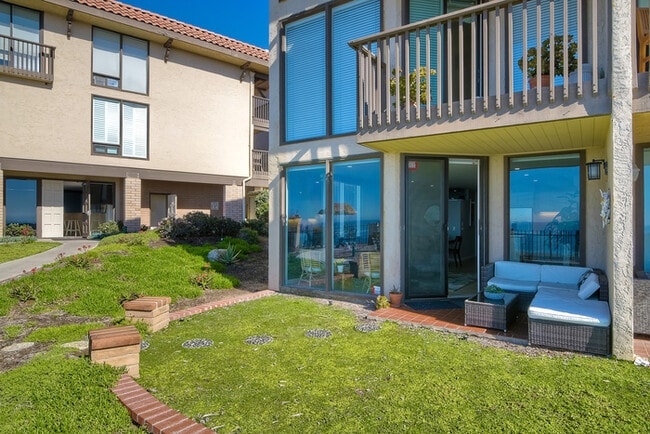 Building Photo - 190 Del Mar Shores Terrace