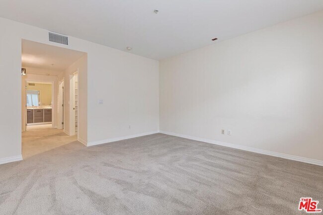 Building Photo - 1257 Brockton Ave