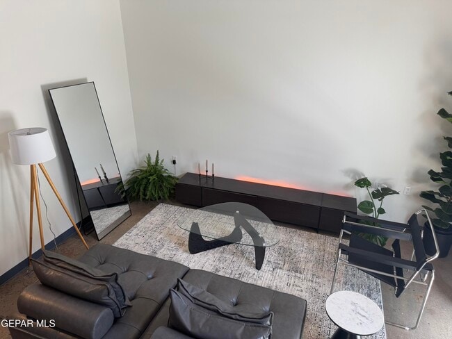 Building Photo - 200 Anthony St