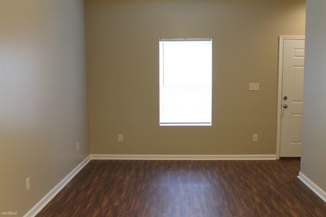 Building Photo - 2 br, 1.5 bath Townhome - 3229 Kirkman St # 1